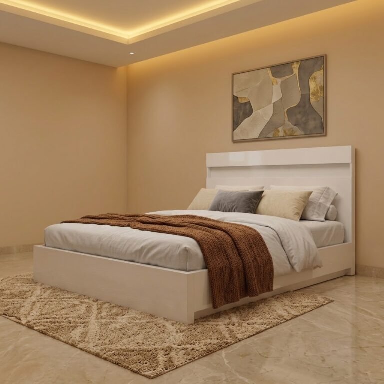 سرير بيانكو مودرن خشب باللون الأبيض من آدم فرنتشر، تصميم بخطوط بسيطة وزاوية جانبية تبرز تناغمه مع الديكورات الدافئة