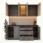 مطبخ مودرن بتصميم بسيط بدون مقابض، يتميز بخزائن علوية بيج مطفية مع إضاءة ليد دافئة، ووحدات سفلية بتأثير رخامي رمادي تبرز التقسيمات الداخلية الذكية للرفوف والأدراج
